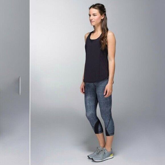 Lululemon Run Inspire Crop II Luxtreme Burlap Texture Black Dune Size 4 Leggings - Picture 12 of 12